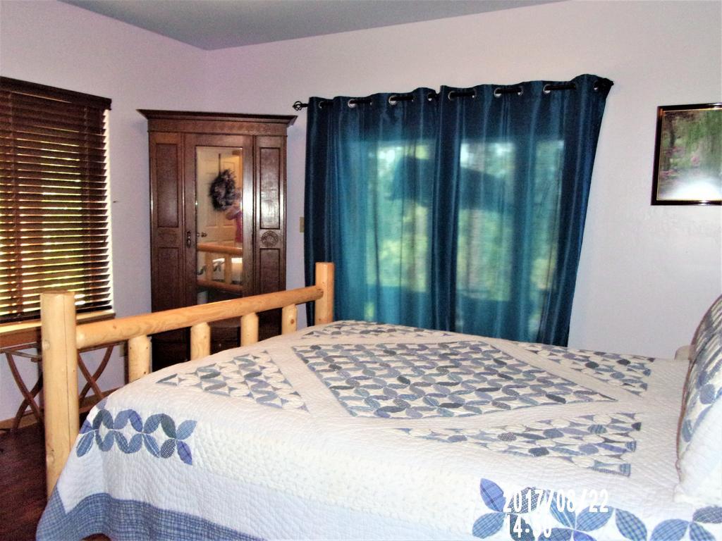 The Cub Inn B&B Гроувланд Екстериор снимка