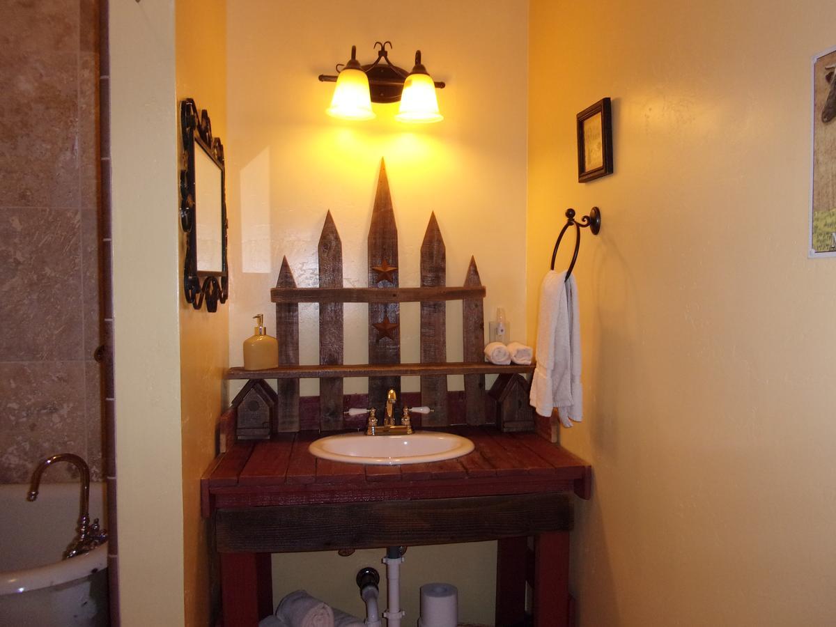 The Cub Inn B&B Гроувланд Екстериор снимка