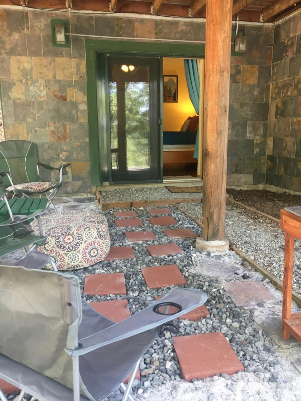 The Cub Inn B&B Гроувланд Екстериор снимка