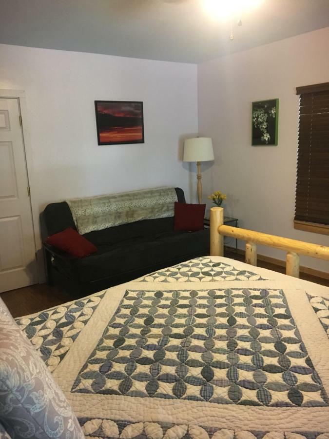 The Cub Inn B&B Гроувланд Екстериор снимка